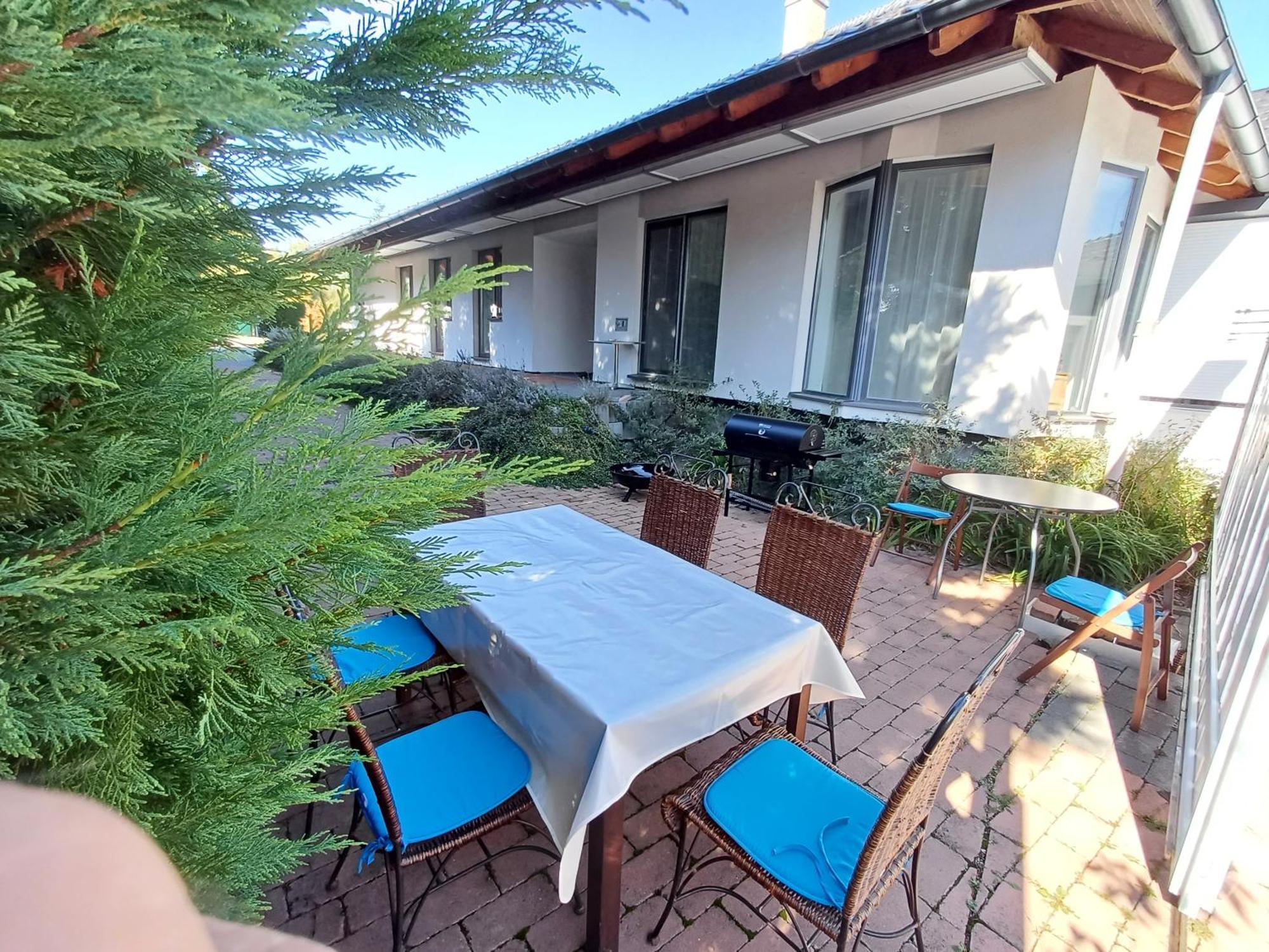 Villa Vamus Vendeg- Es Rendezvenyhaz Vamosszabadi Exterior photo
